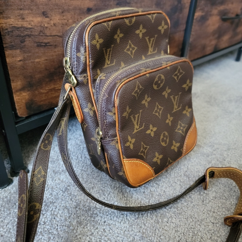 RARE Authentic Louis Vuitton Amazon Monogram Crossbody Bag